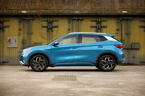 BYD Atto 3 – side profile