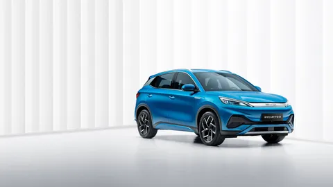 BYD Atto 3 – front three-quarter view