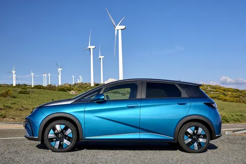 BYD Dolphin – side profile