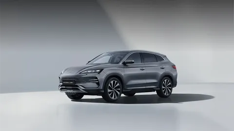 BYD Seal U DM-i – front three-quarter view