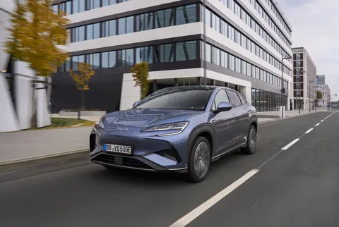 BYD Sealion 7 – vedere 3/4 din față