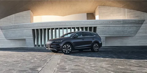 BYD Tang – vedere 3/4 din față