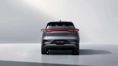 BYD Tang – vedere din spate