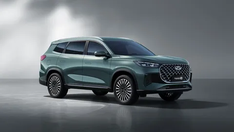 Chery Tiggo 8 – front three-quarter view