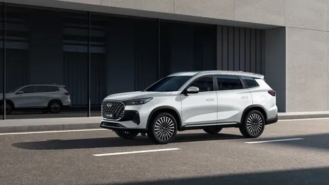 Chery Tiggo 8 – front three-quarter view