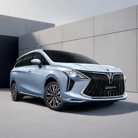 Forthing 4 PHEV – vedere 3/4 din față