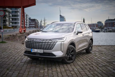 Haval H6 PHEV – front three-quarter view