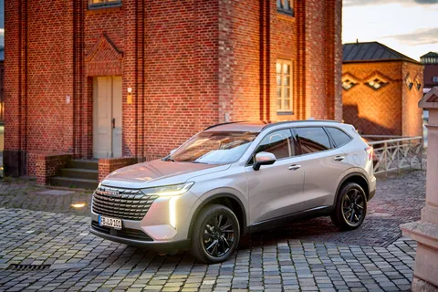 Haval H6 PHEV – front three-quarter view