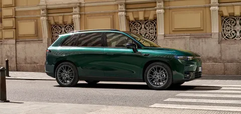 Leapmotor C10 – side profile