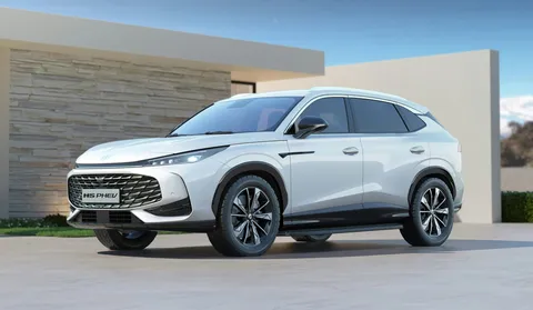 MG EHS Plug-in Hybrid – vedere 3/4 din față