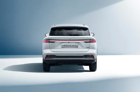 MG EHS Plug-in Hybrid – vedere din spate