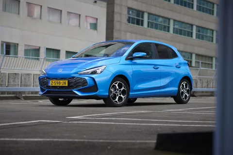 MG3 Hybrid+ – front three-quarter view