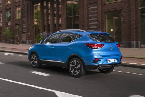 MG ZS EV – vedere 3/4 din spate