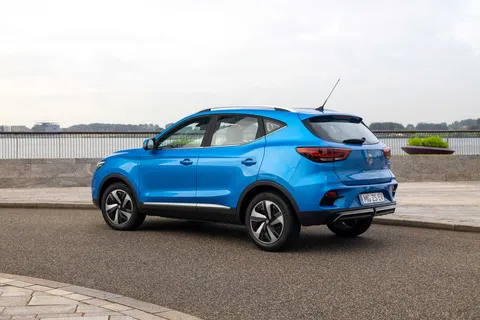MG ZS EV – vedere 3/4 din spate