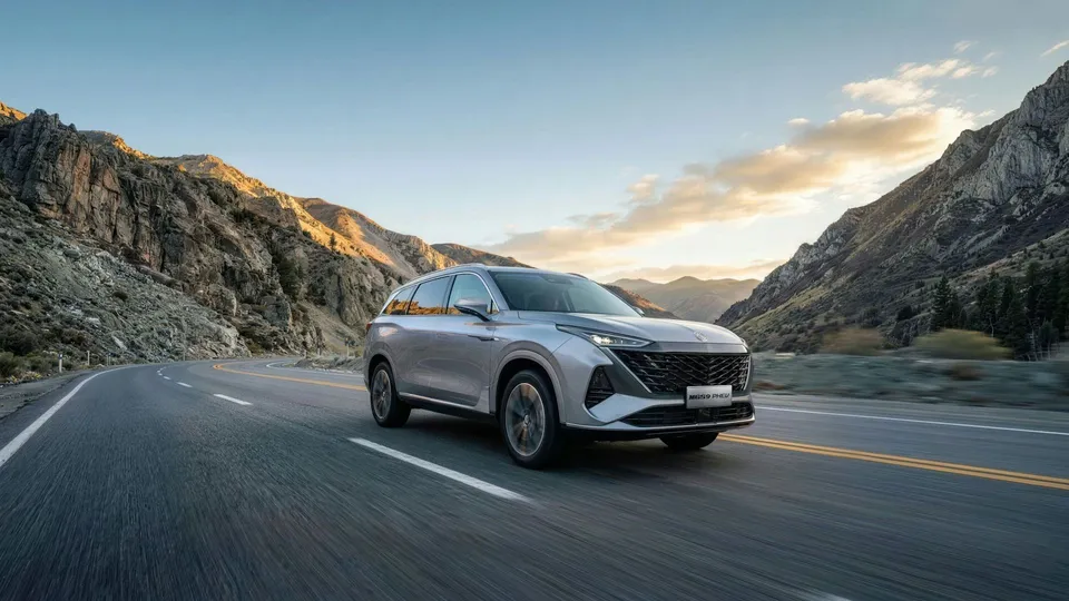 MG MGS9 PHEV – front three-quarter view
