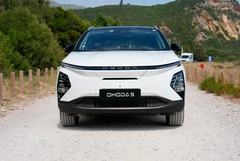 Omoda 5 EV – front view
